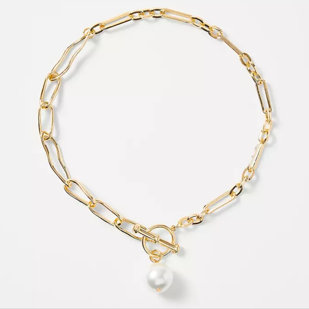 Pearlized pendant toggle necklace